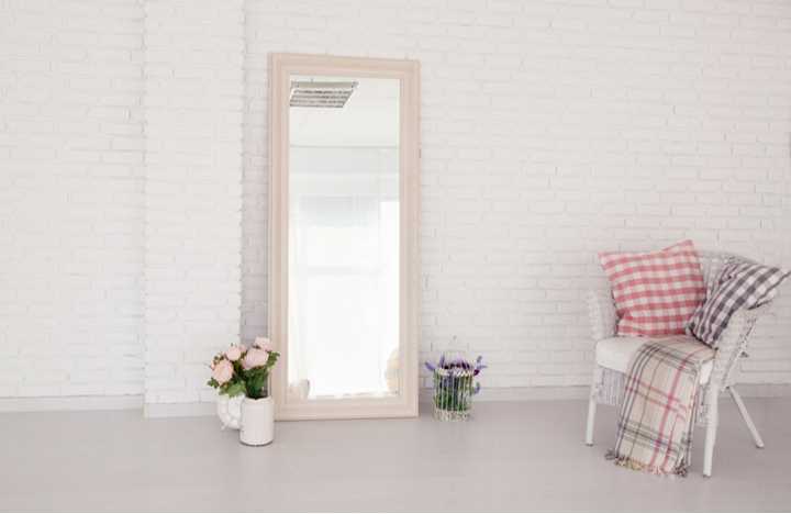 Mirrors to make a room seem more significant: