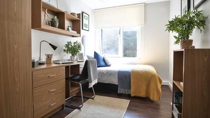 iQ Tufnell House