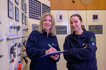 Skye-M-432x288-062-colleague