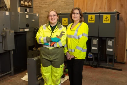 Alice F, Jen D - 3 - 432 x 288