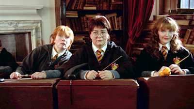 Dawn French as Harry Potter and Jennifer Saunders as Ron Weasley