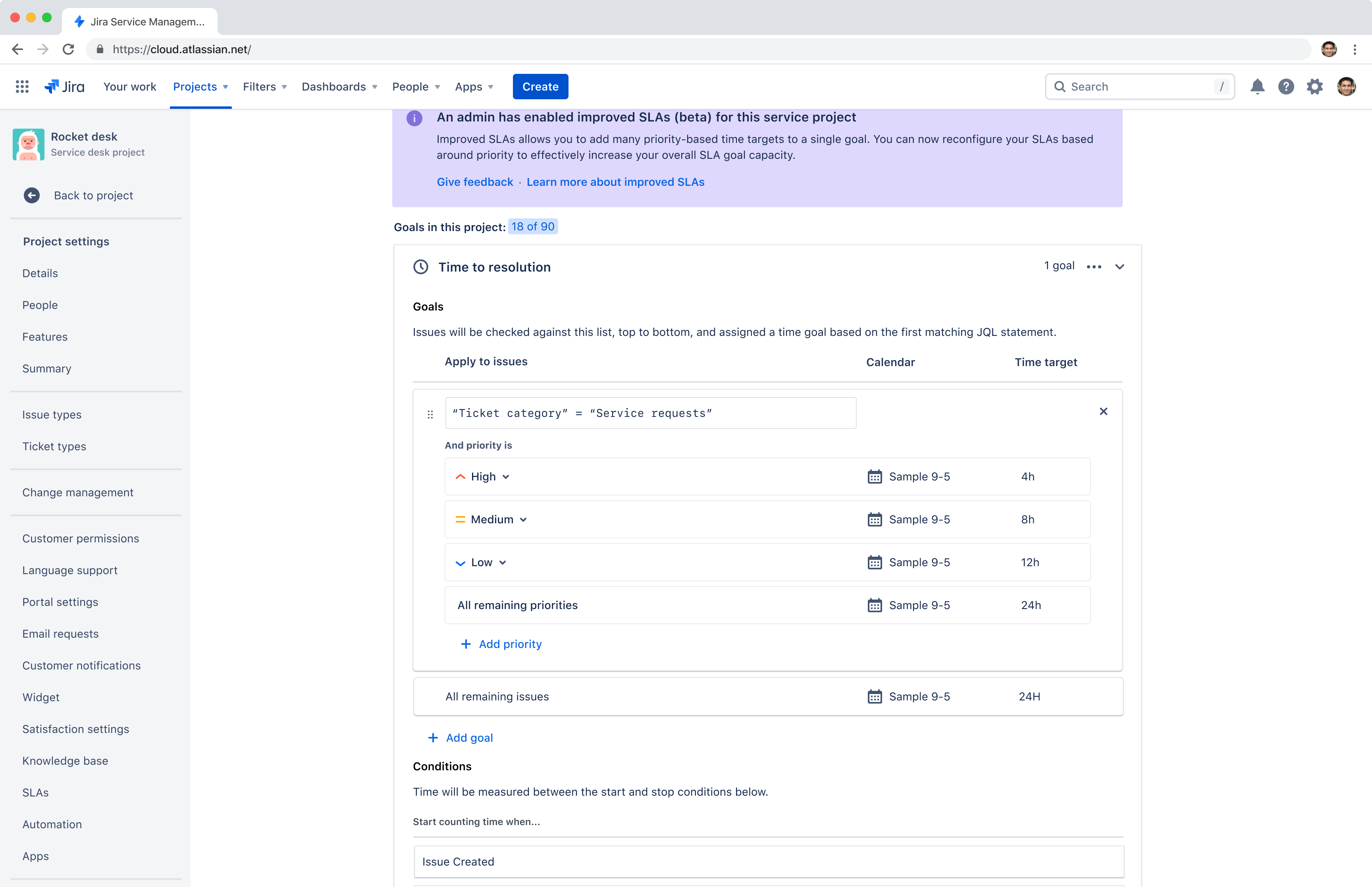 SLA 優先度のグループ化の例。"Ticket category" = "Service requests" (その下に "High"、"Medium"、"Low" の優先度が含まれる)。