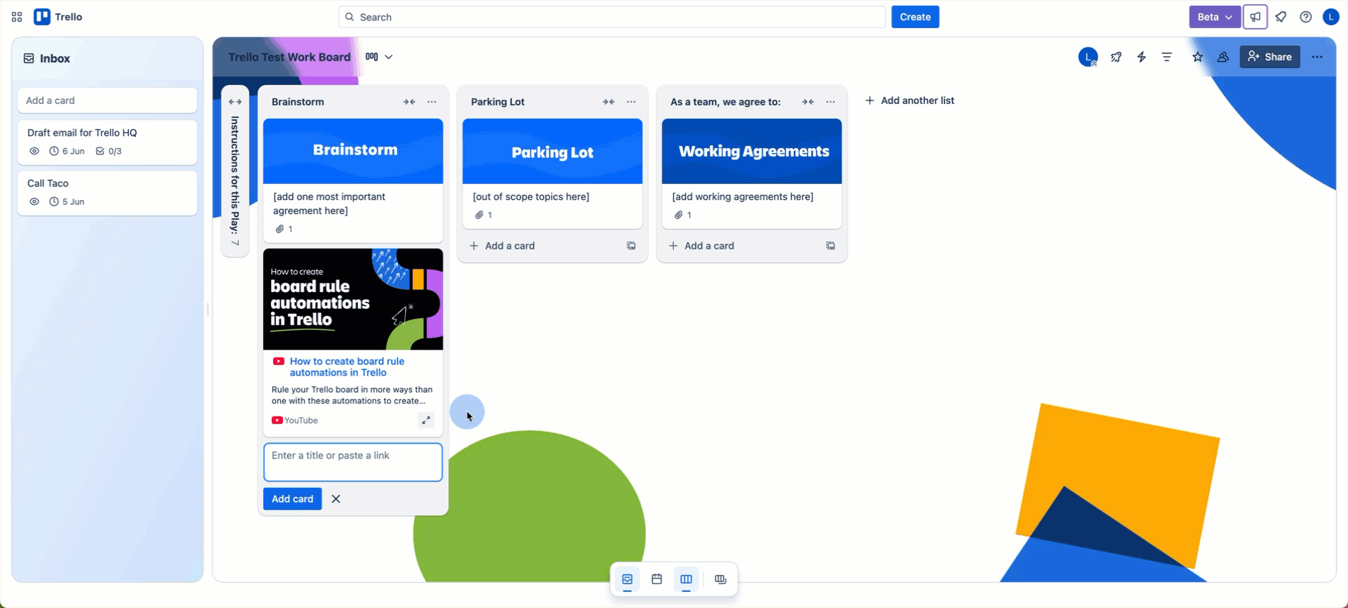 リンク カード内の YouTube 動画のプレビューが表示されている Trello ボード。