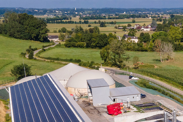 Site de méthanisation agricole de Méthalayou en Aquitaine, raccordé au réseau Teréga.