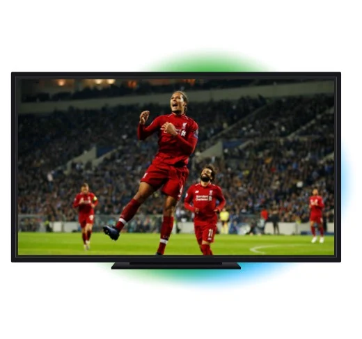 Een tv met daarop een beeld uit een voetbalwedstrijd: de juichende voetballer Virgil van Dijk.