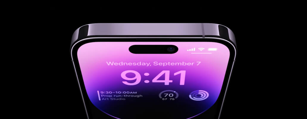 Bovenaanzicht van iPhone 14 Pro Max met het always on display met daarop de datum en de tijd