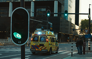 Ambulance in de stad