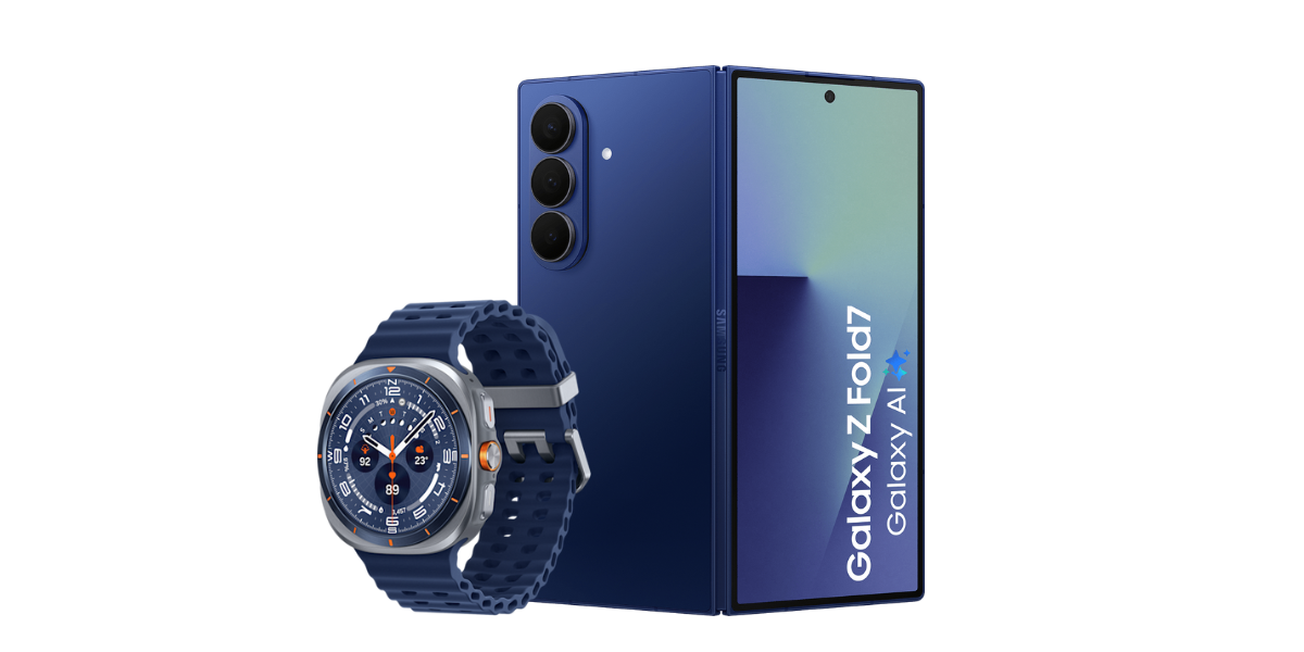 De Samsung Galaxy Z Fold7 naast de Galaxy Watch Ultra 2025