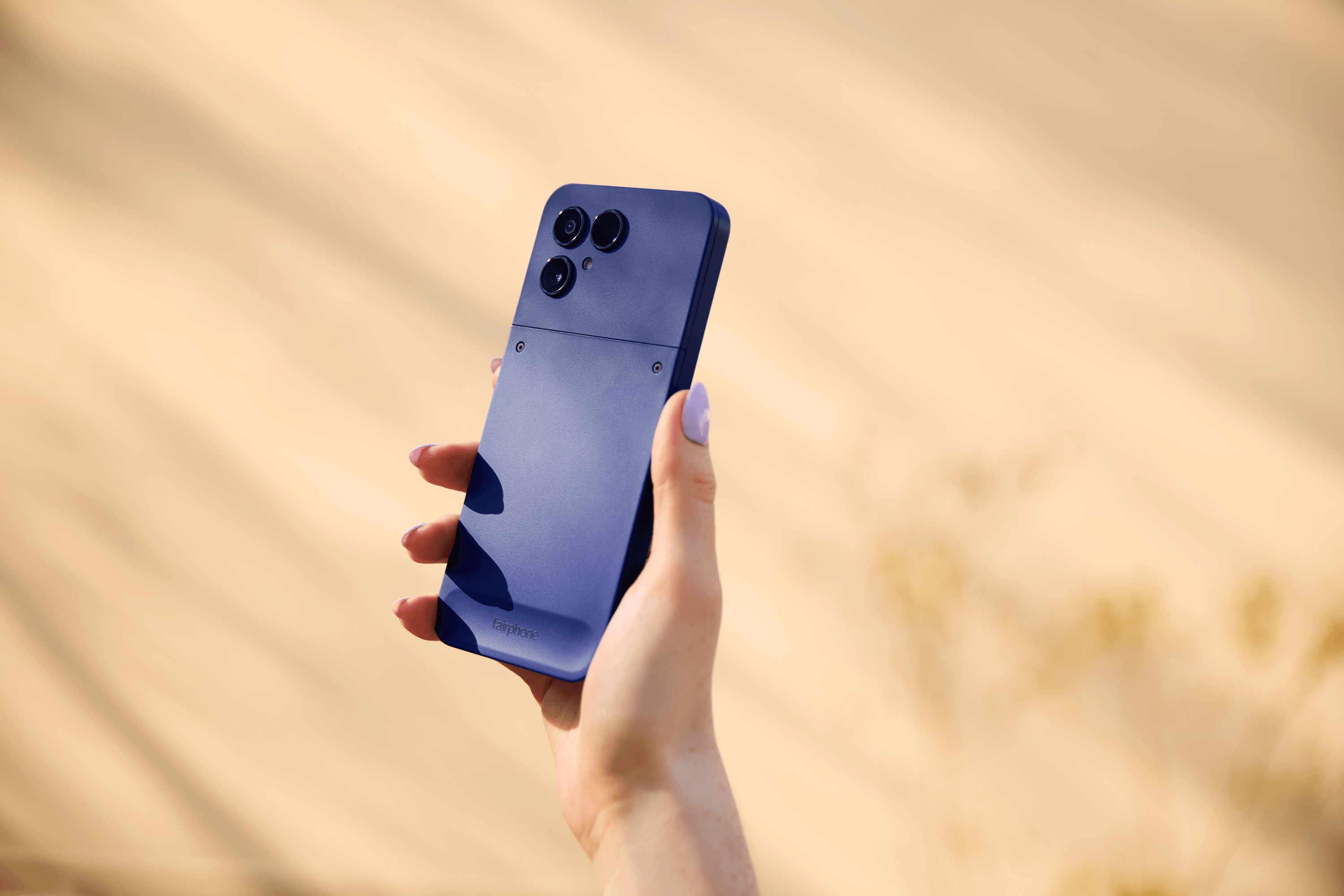 Fairphone 6 plus in de kleur blauw