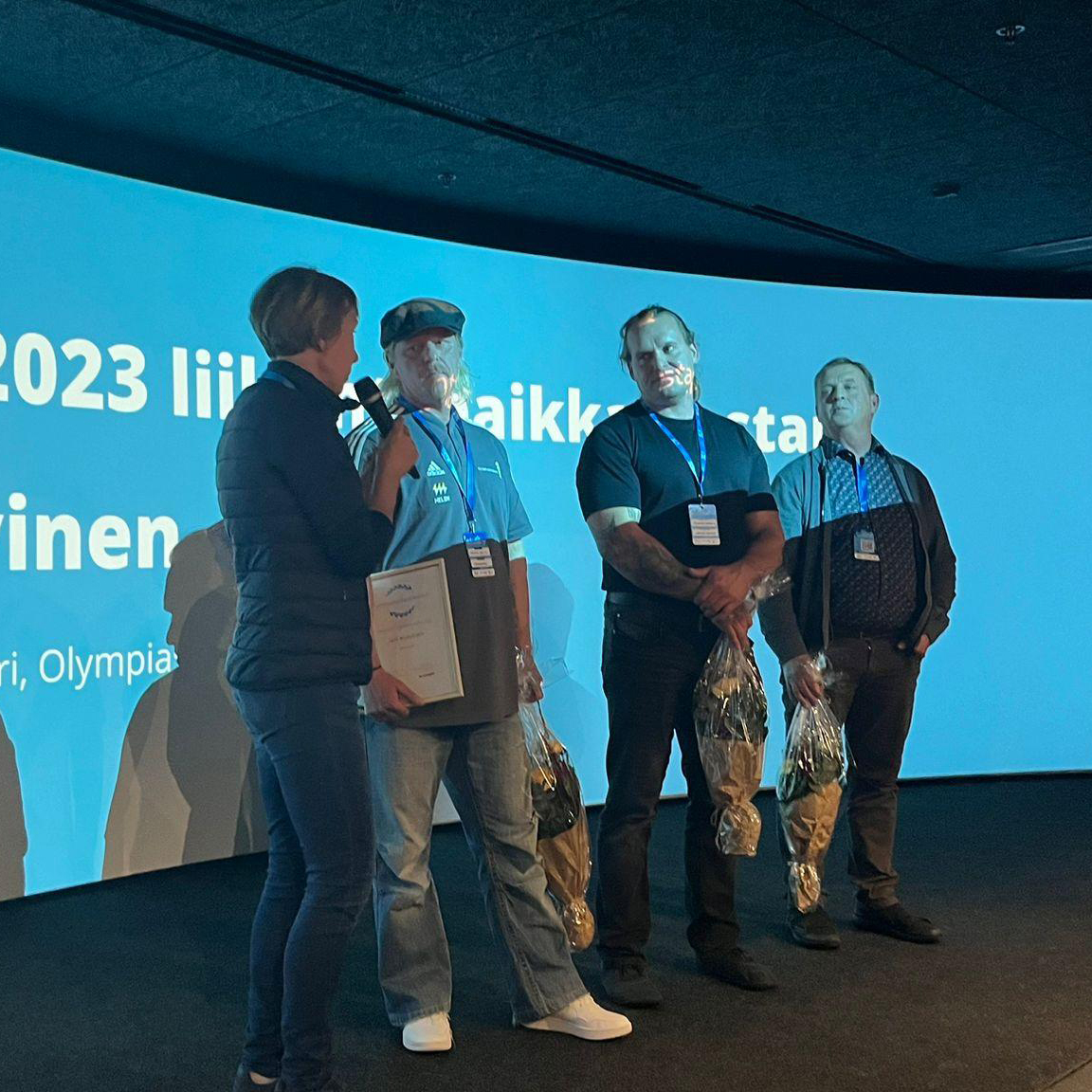 Vuoden Liikuntapaikkamestari 2023 Vuoden Liikuntapaikkamestari 2023 Jani Kurvinen (toinen vasemmalta).