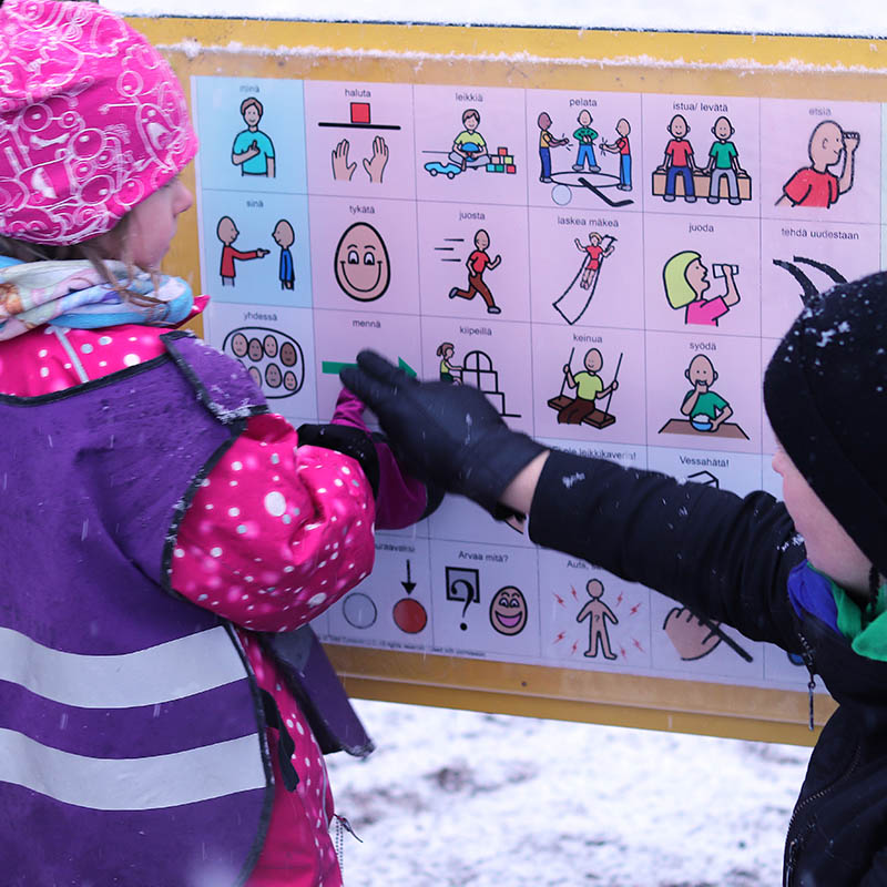 lappset-inclusive-playground-communication-spot-800-800