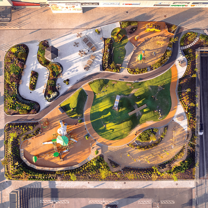 ESC Parken Lave 018 800x800 Fotograf: Robin Lave. Fågelvy över lekparken vid Erikslund Shopping Center