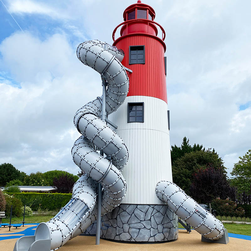 Fyrtårnlekeplass hos hotellkomplekset L'Océan Breton Frankrike Fyrtårnlekeplass hos hotellkomplekset L'Océan Breton Frankrike