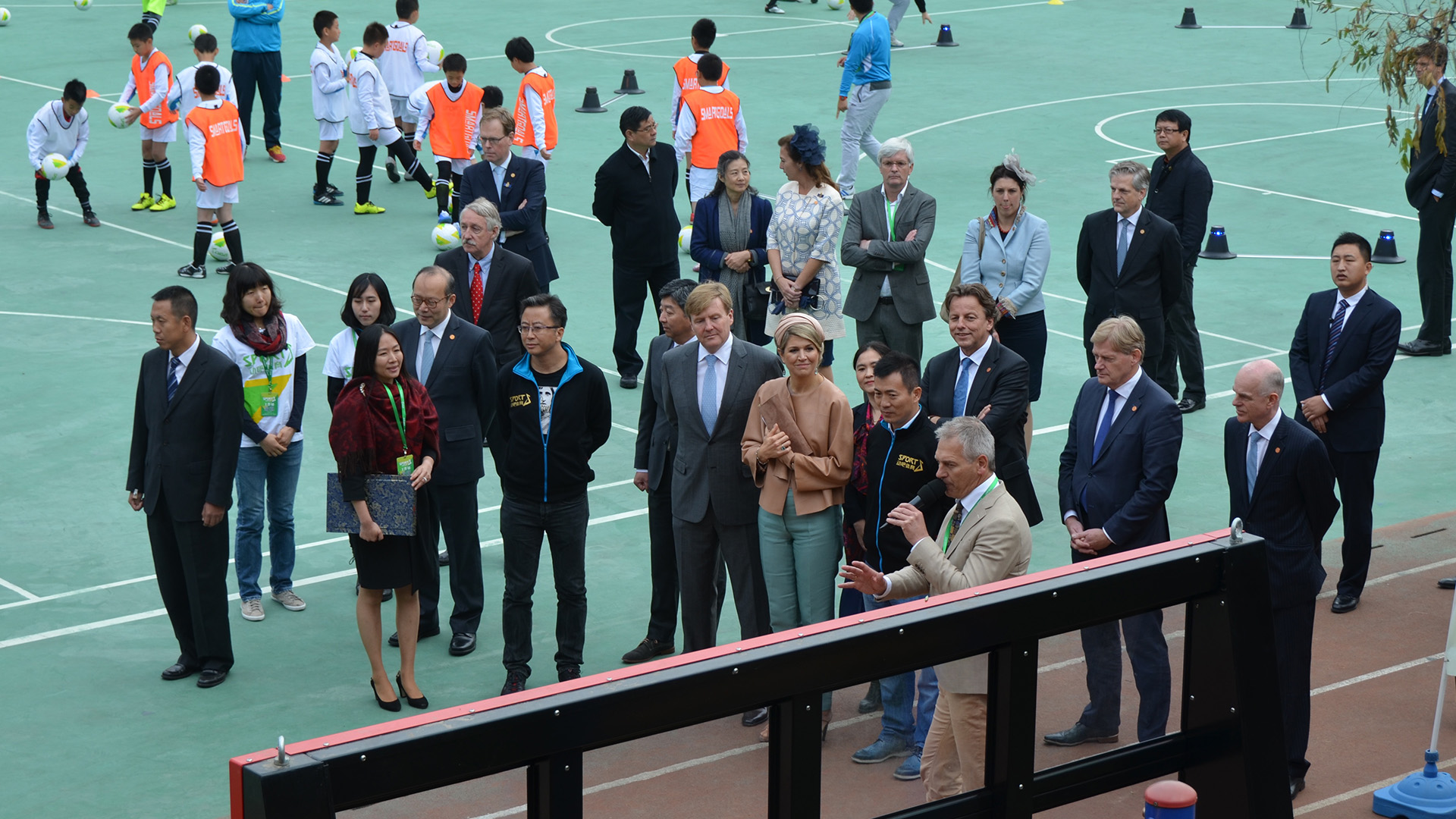 CN - 2015 - Handelsmissie (14) 1920x1080 2015 visit to China - Lappset Sutu Interactive ball wall