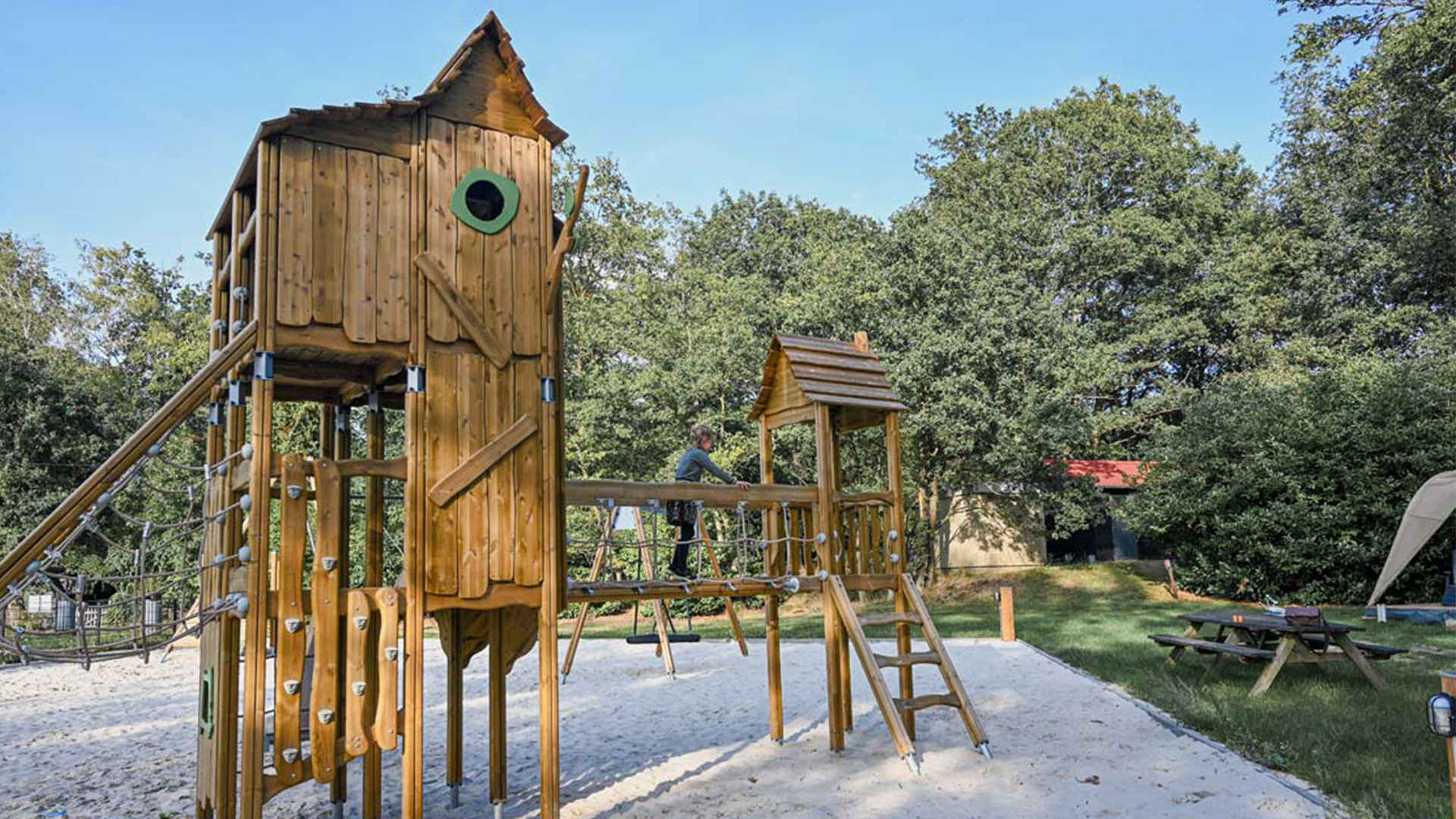 Flora+unpainted+-+Kattenbergsehoeve+Markelo-12 Children playing in the Flora Natural Tone Tower | Markelo, The Netherlands