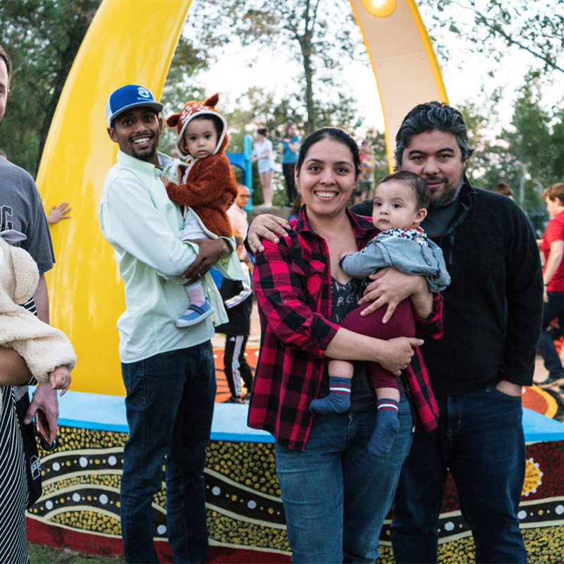 964-US-Sona-Wallaroo-2018-007 Family standing in front of the new Sona at Wallaroo Park