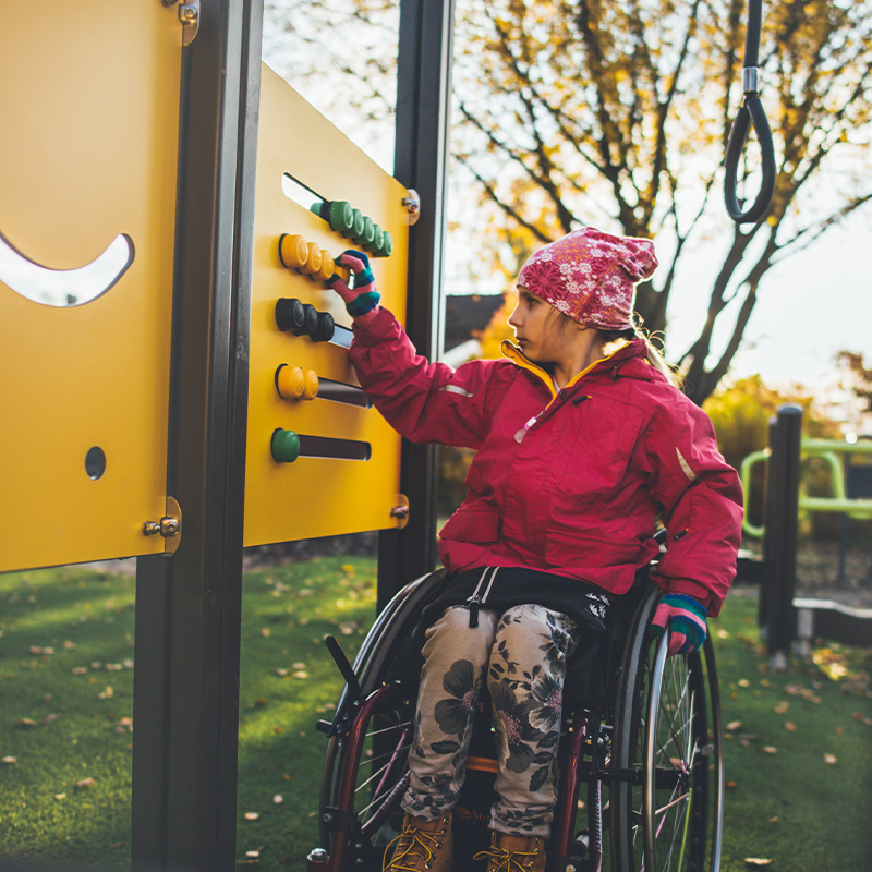 Lappset inclusivedesign girl in wheelchair 800x800