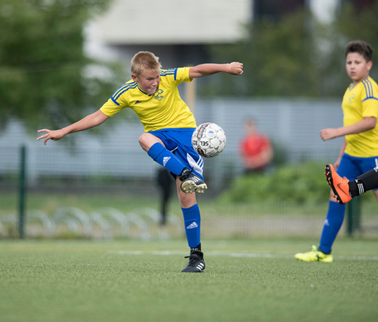 lappset footbollsplaner helsinki cup 540x460 Pojkarna spelar fotboll