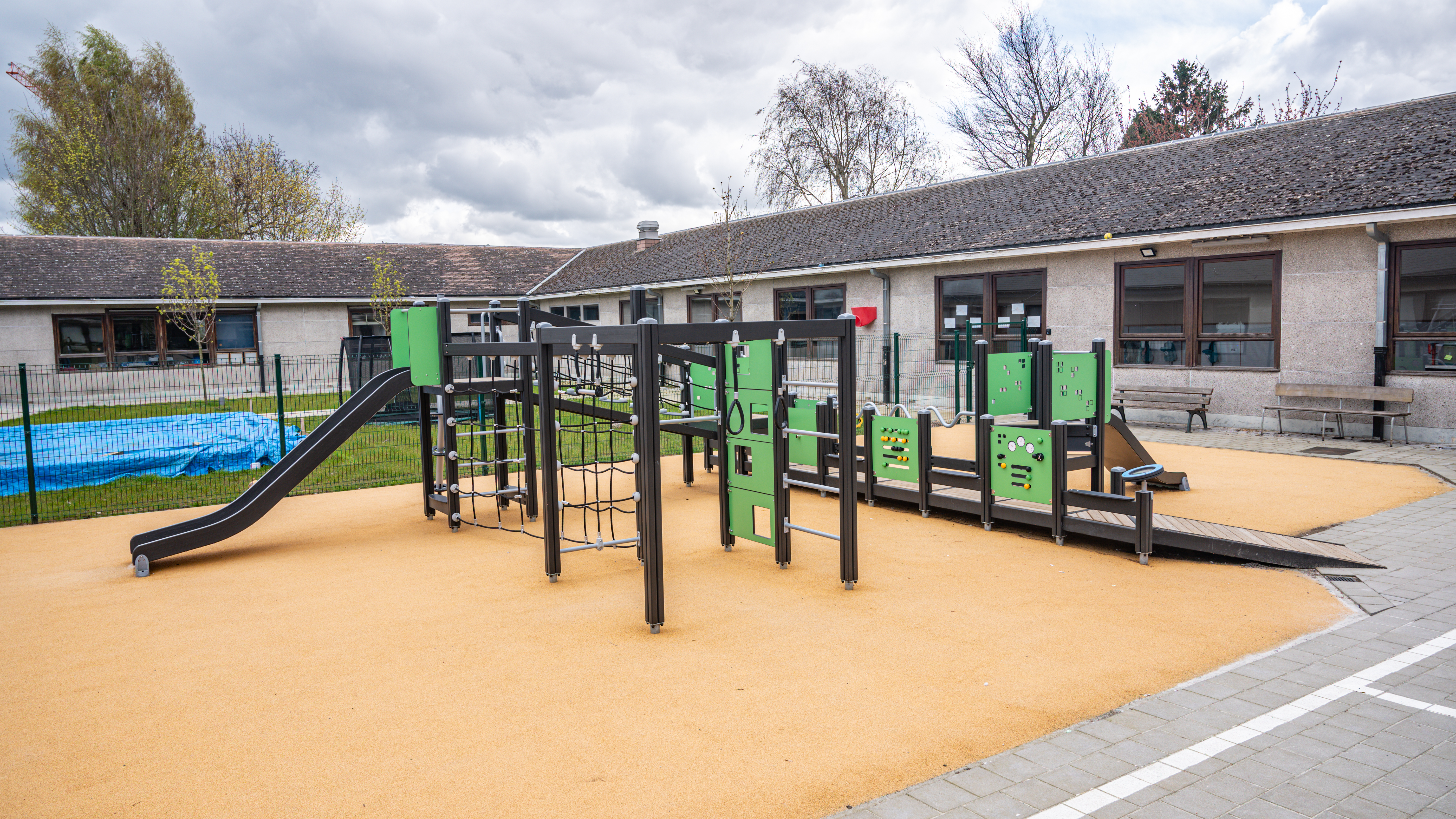 Heemschool+Neder+over+heembeek+(BE)-10 Inclusive playground | Heemschool Neder over Heembeek | Installed by Lappset Nederland