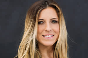 How Nikki Closser Uses Video to Create a Remote Reveal