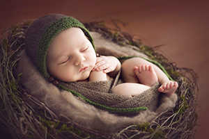 5 Newborn Photography Videos That’ll Wow Clients