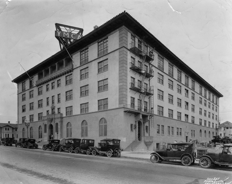 Harbor View House has panoramic views of San Pedro harbor directly across the street from the Los Angeles Main Harbor channel. This five-story Spanish Colonial Revival building was constructed in 1925. Originally the Army & Navy YMCA, it became the Army Hotel then a retirement home. 

It was designated a Los Angeles Historic Cultural landmark in 1982. 