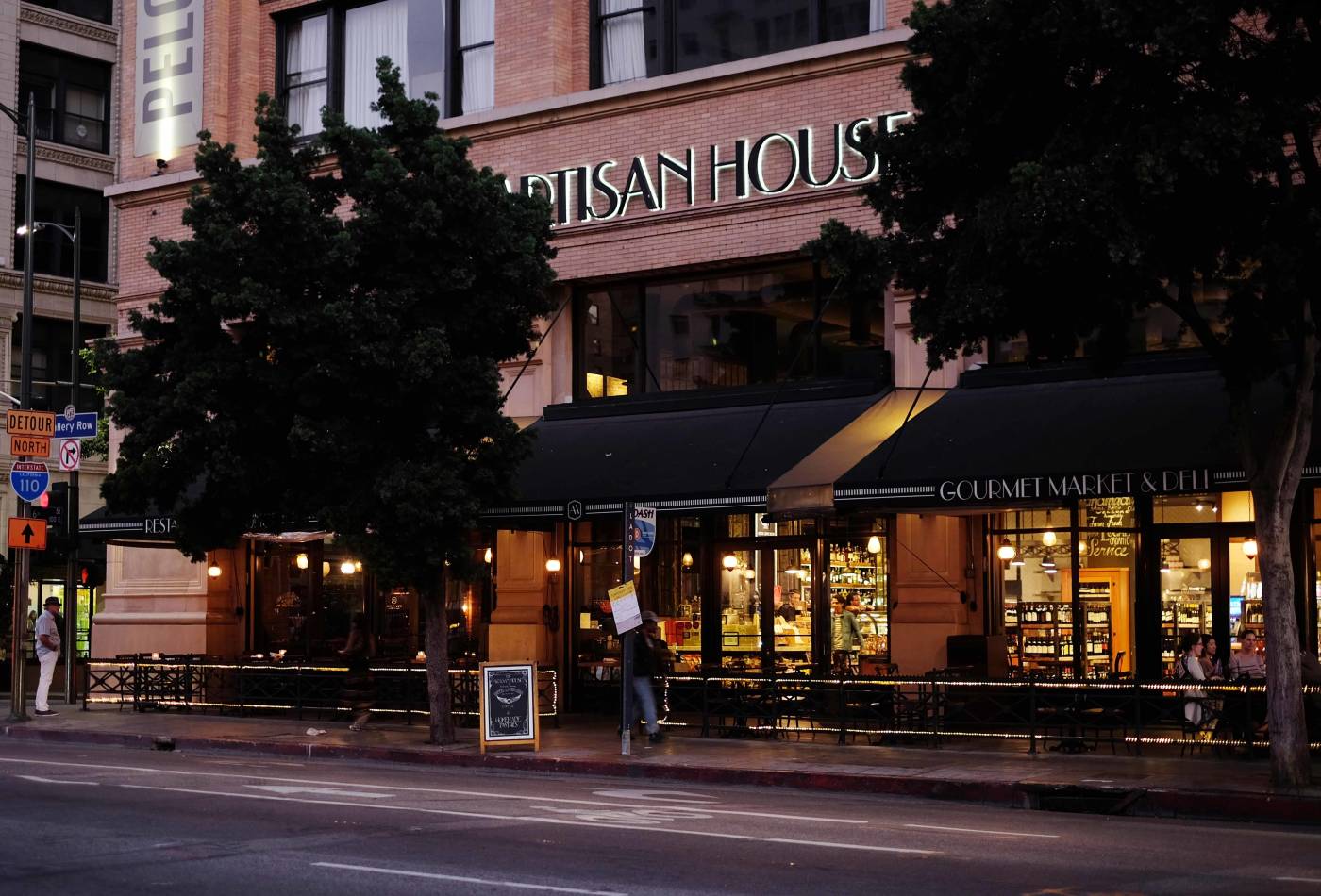 The Pacific Electric Lofts building, a former train terminal and headquarters for the Southern Pacific Railroad, was completed in 1905 and is now listed on the National Historic Register. We designed the interiors of Artisan House, located at the building's street level, to remain consistent with this broader heritage. 