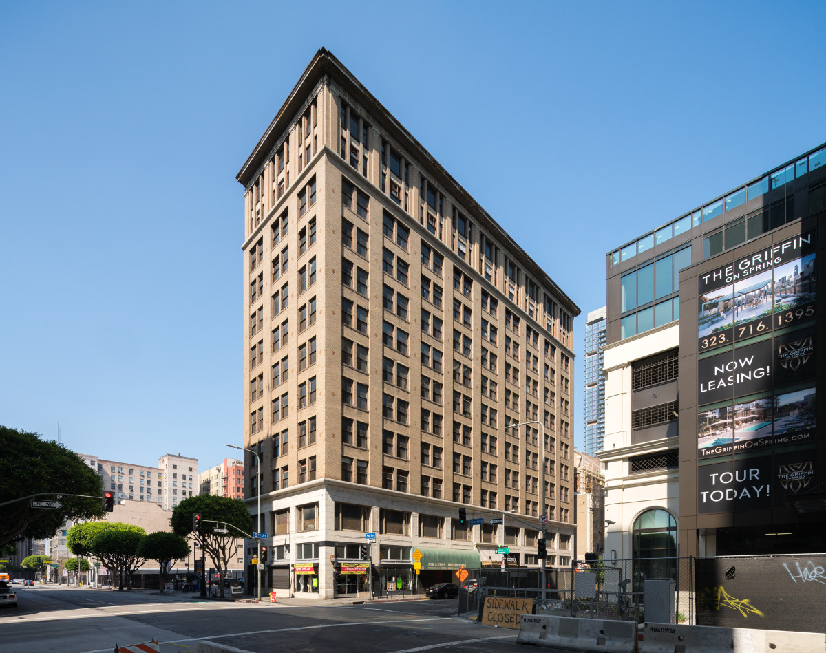 This 12-story, 84,000 sf tower, originally known as the Lane Mortgage Building, was designed by the Los Angeles architect Loy Lester Smith and completed in 1923. Among its original features are an entry lobby with tilework by renowned artisan Ernest Batchelder. 