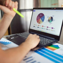 Data-analytics-Essentials.jpeg