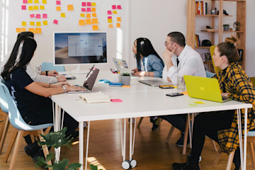 building-a-strong-employer-brand-to-attract-emerging-talent.jpg