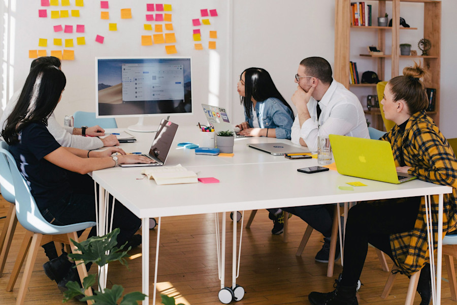 building-a-strong-employer-brand-to-attract-emerging-talent.jpg