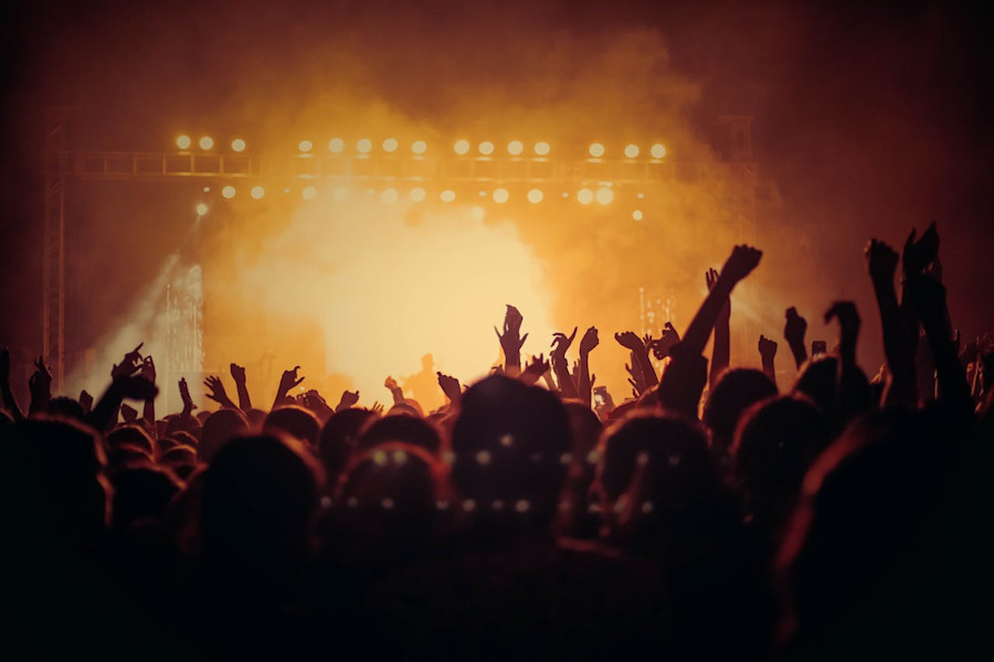 Surviving-Freshers-Week-Your-Ultimate-Guide-to-Navigating-University-Life.jpg