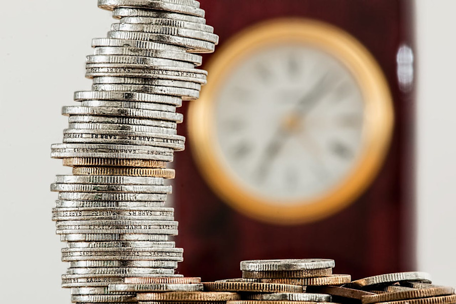 how-to-manage-rent-and-living-costs-as-a-recent-graduate.jpg