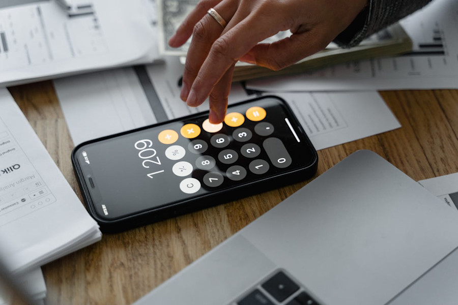 a-students-guide-to-budgeting-managing-finance.jpg