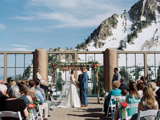 Caroline Und Jack S Farbenfrohe Hochzeit In Den Bergen