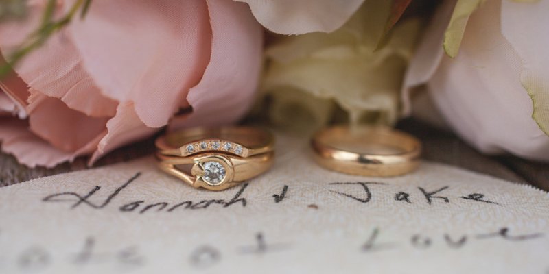 geschichte eheringe - HilaryColleen Photography
