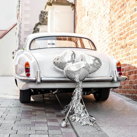 Aufgabe der Trauzeugen - Das Hochzeitsauto dekorieren