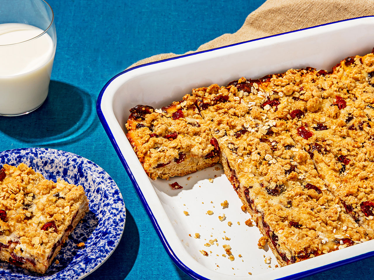 Mains | Cranberry Oatmeal Bars | Chobani®