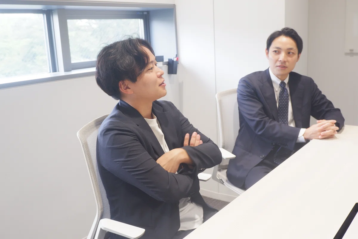 左：中村（BizDev責任者）