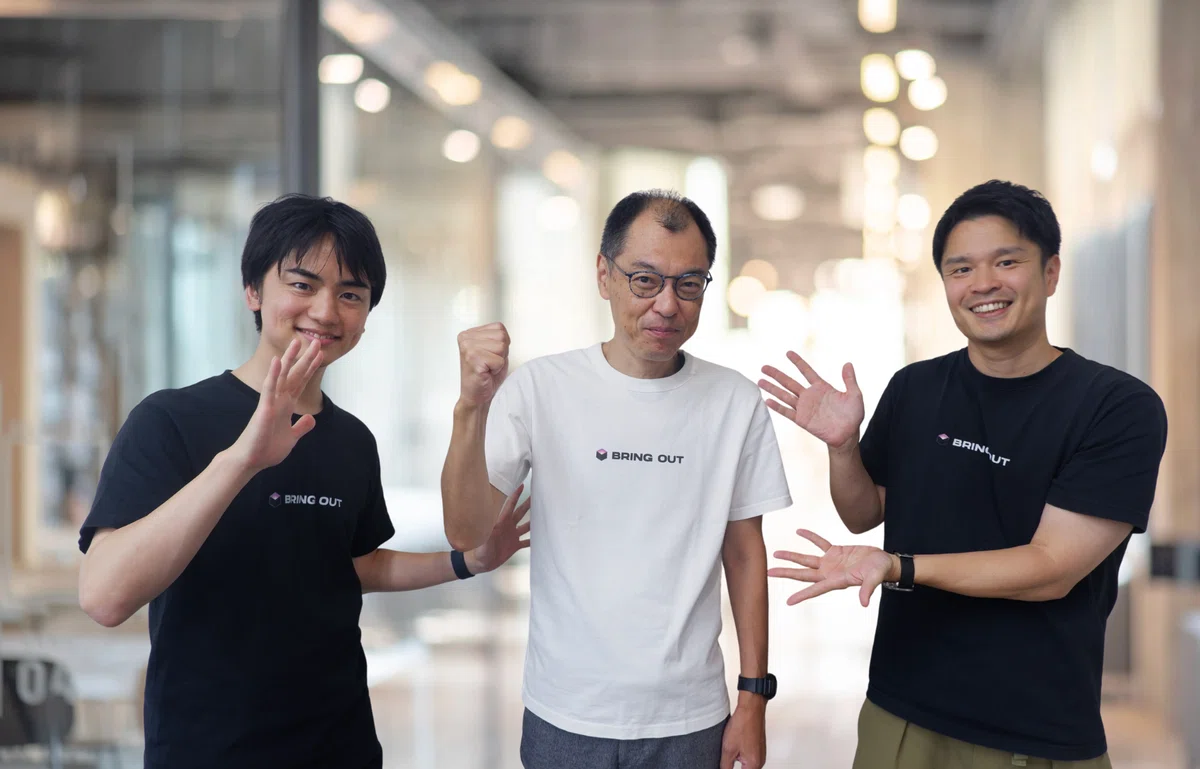 (左)CTO小原 (中央)VPoE松原 (右)CEO中野