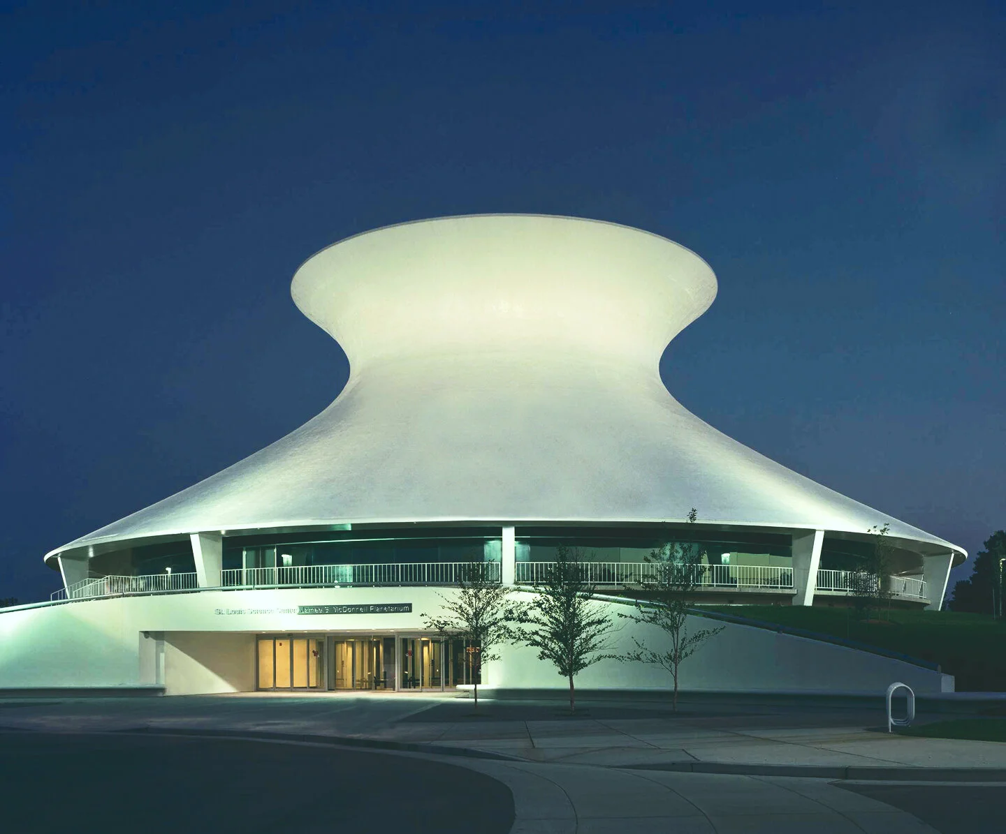 Why we chose the Nikon Z9 for the St. Louis Planetarium Pilot