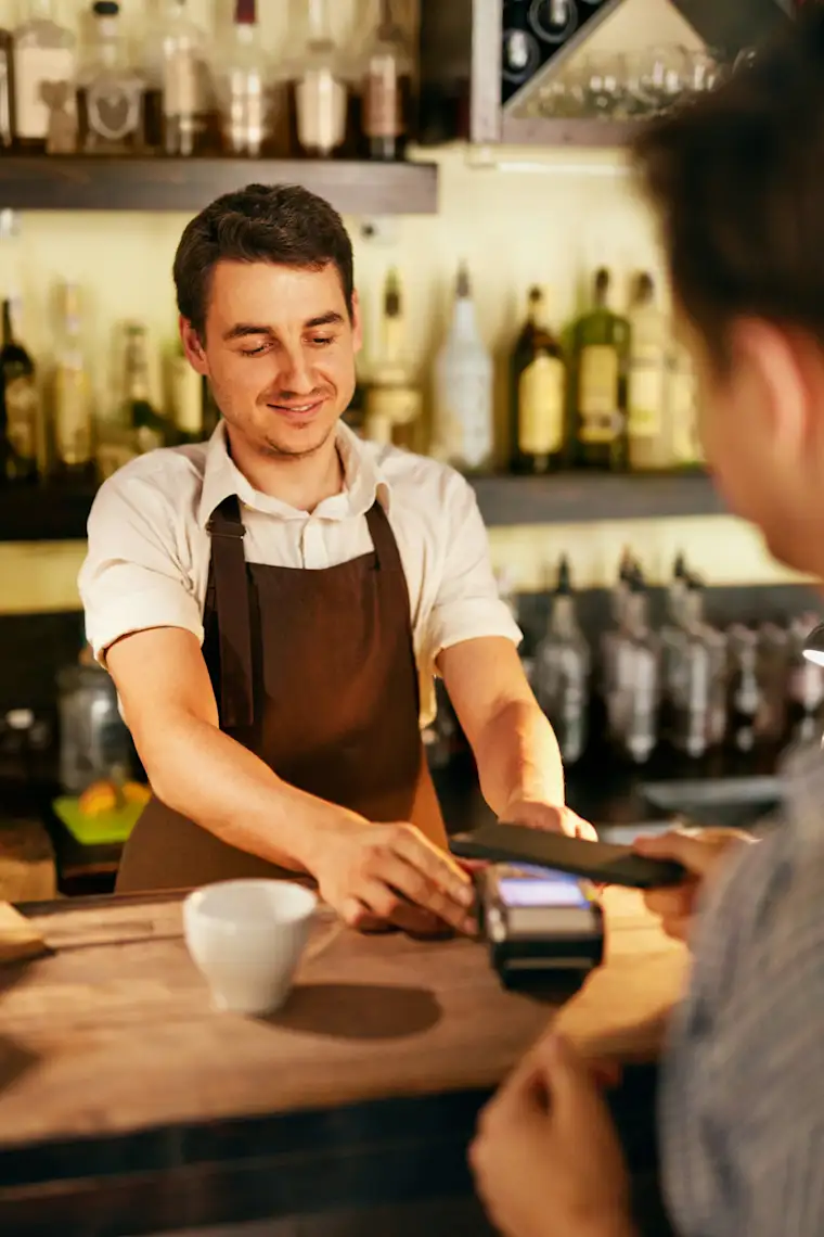 Food and Restaurants-portrait-bar-fr-custommer payment