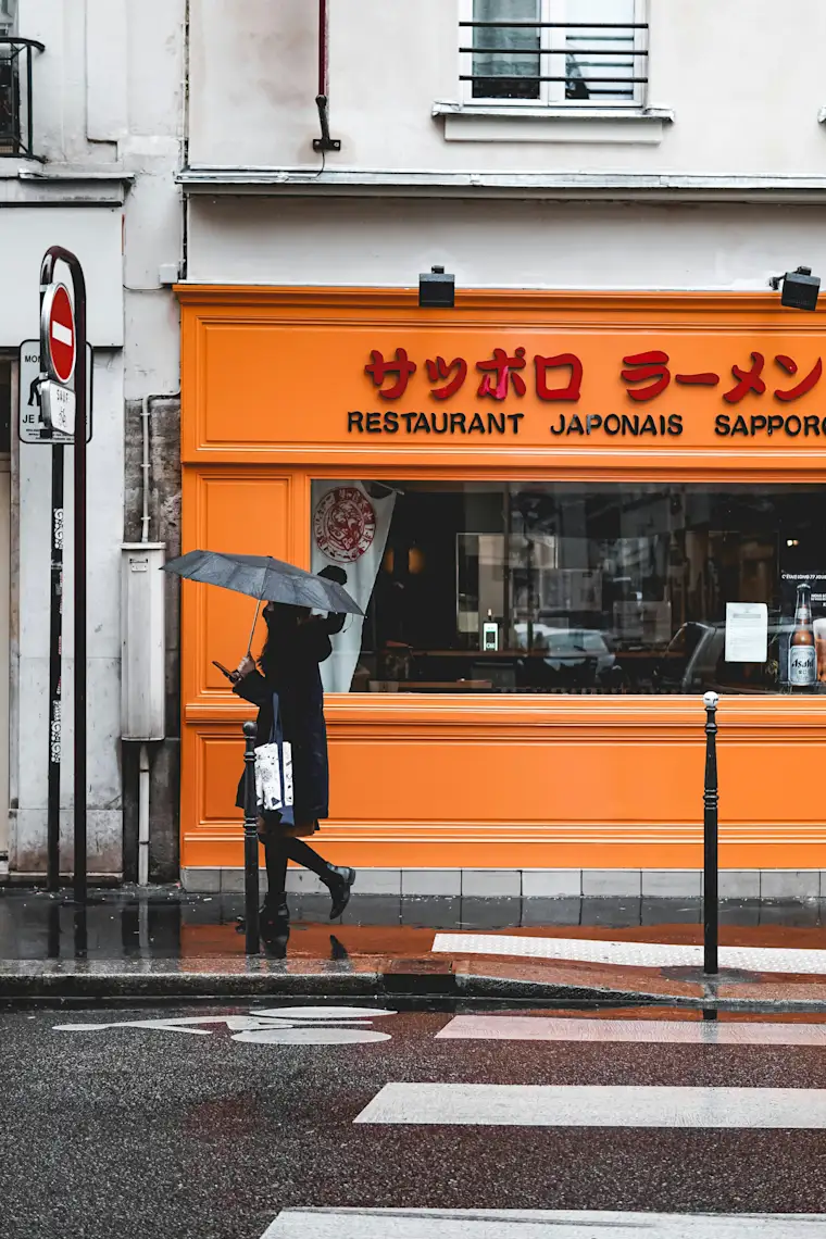 {Food and Restaurants}-{Portrait}-{Sushi Restaurant}-{fr}-{2}