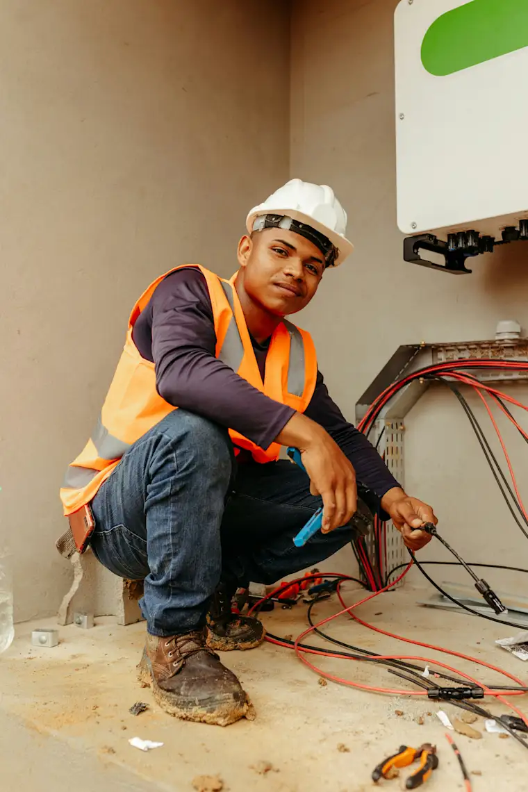 Construction - Portrait - Worker crouching