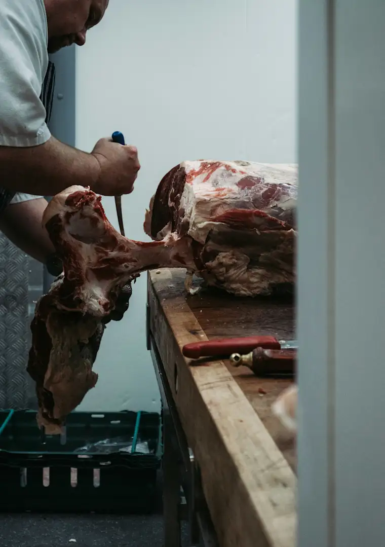 Butcher - Cutting meat 2