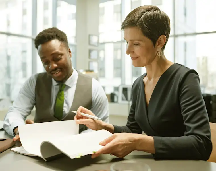 Consultant And Service - Landscape - Legal - Lawyer with Client