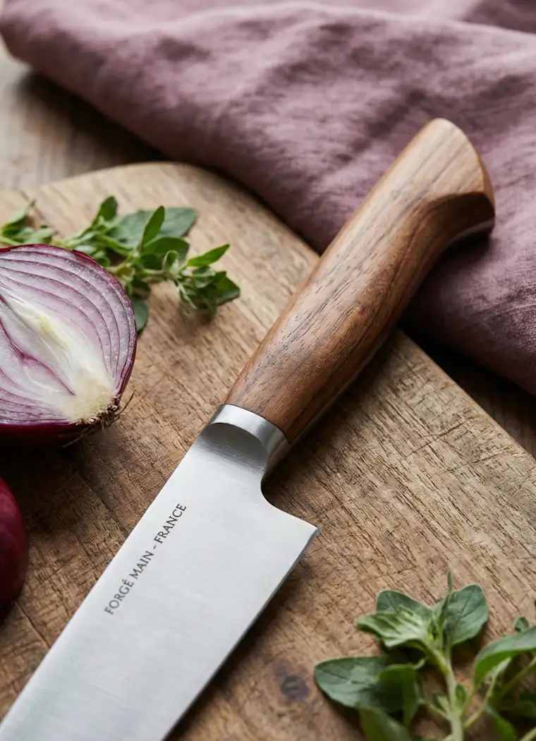 Retail-portrait-knife shop-close up knife