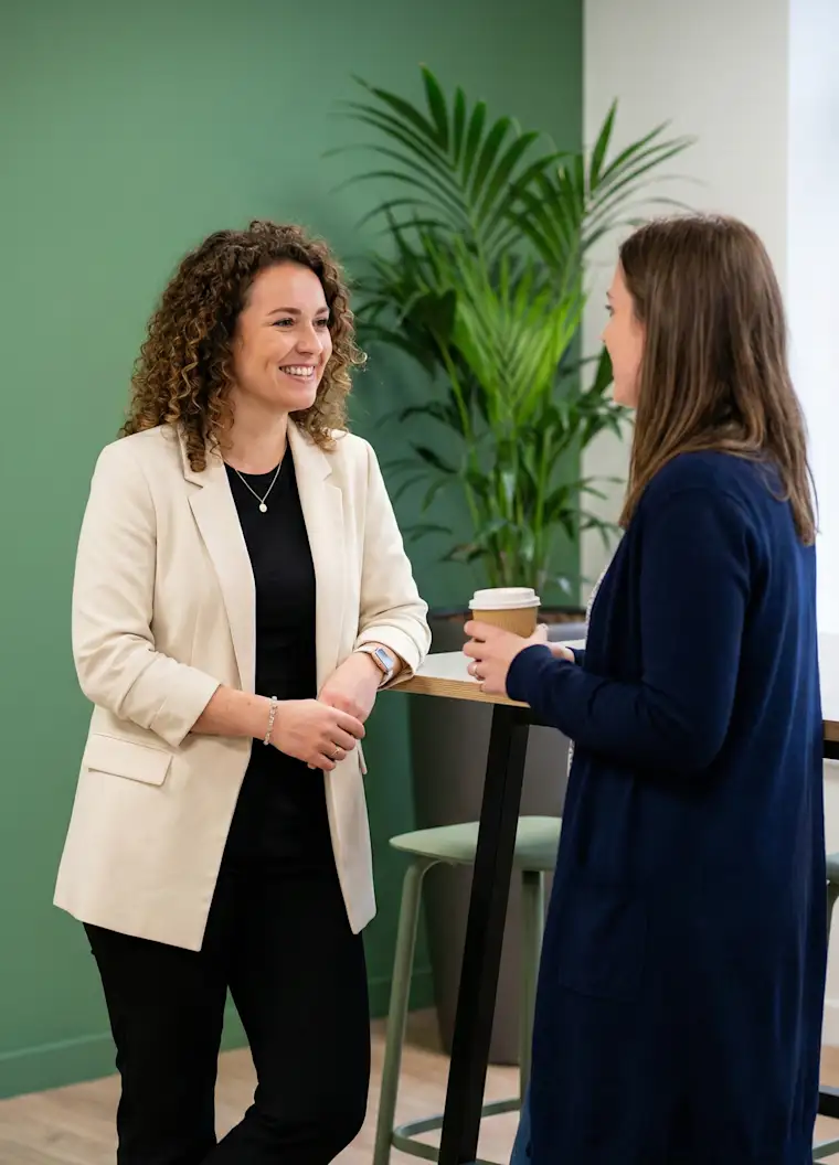 Consulting-portrait-consultant internal comms - coffee break