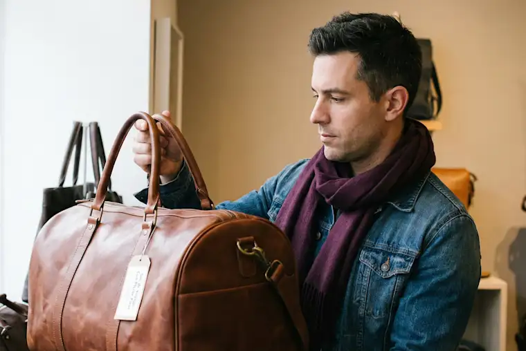 Retail-landscape- bags - client choosing bag