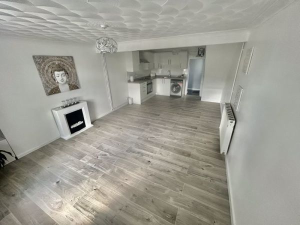 Two-bed terrace house, Porth, Wales, £110,000